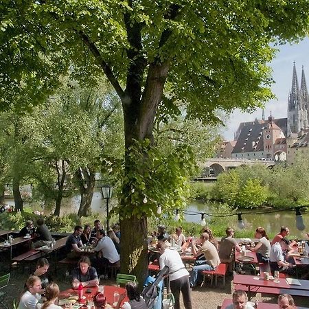 Schloss Weichs Zu Regensburg Mit 2Schlafzimmer Parkplatz Internet 75Qm Zentrum Ngoại thất bức ảnh