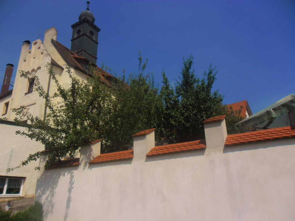 Schloss Weichs Zu Regensburg Mit 2Schlafzimmer Parkplatz Internet 75Qm Zentrum Ngoại thất bức ảnh