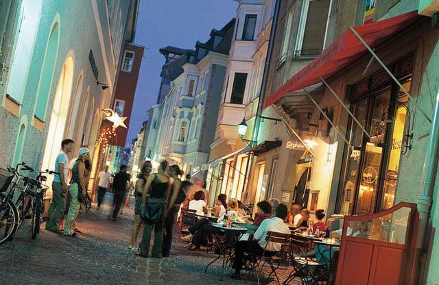 Schloss Weichs Zu Regensburg Mit 2Schlafzimmer Parkplatz Internet 75Qm Zentrum Ngoại thất bức ảnh